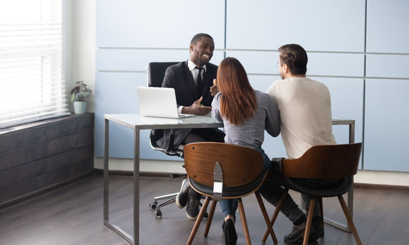 The Pros and Cons of Refinancing a Vehicle